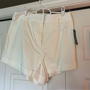 Danielle Bernstein cuffed shorts ivory size 8 NWT